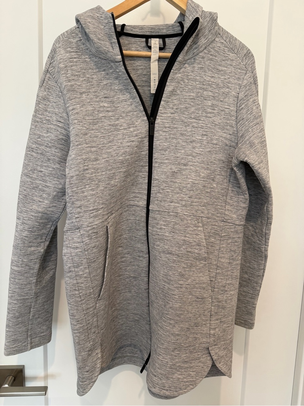 Lululemon Women's Grey Hooded Zip Jacket